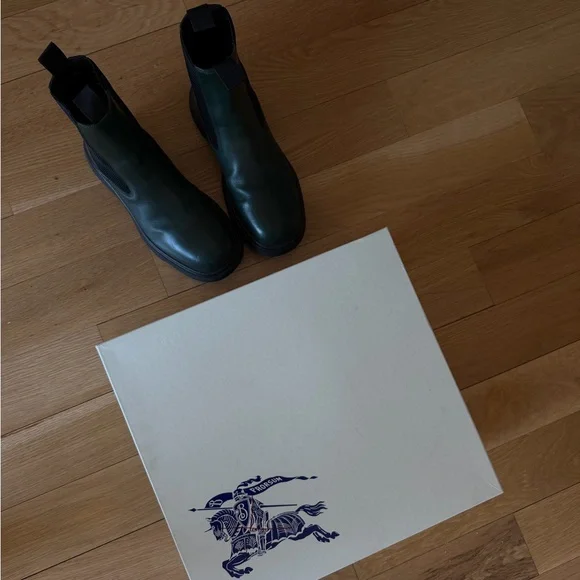 Burberry Creeper Chelsea Boots - Picture 2 of 7